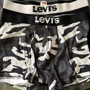 Preowned Levi’s 2 Pairs Men’s Briefs Cotton Blend Black And Camo Sz Large